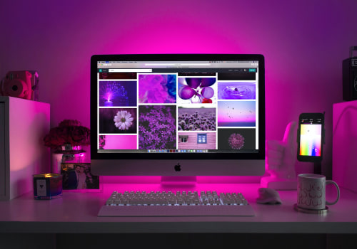 What is the easiest free website builder for beginners?